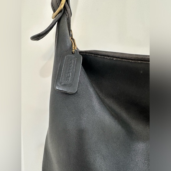 Coach Bucket Bag with leather Coach Tag , Great Condition ! - Picture 3 of 8